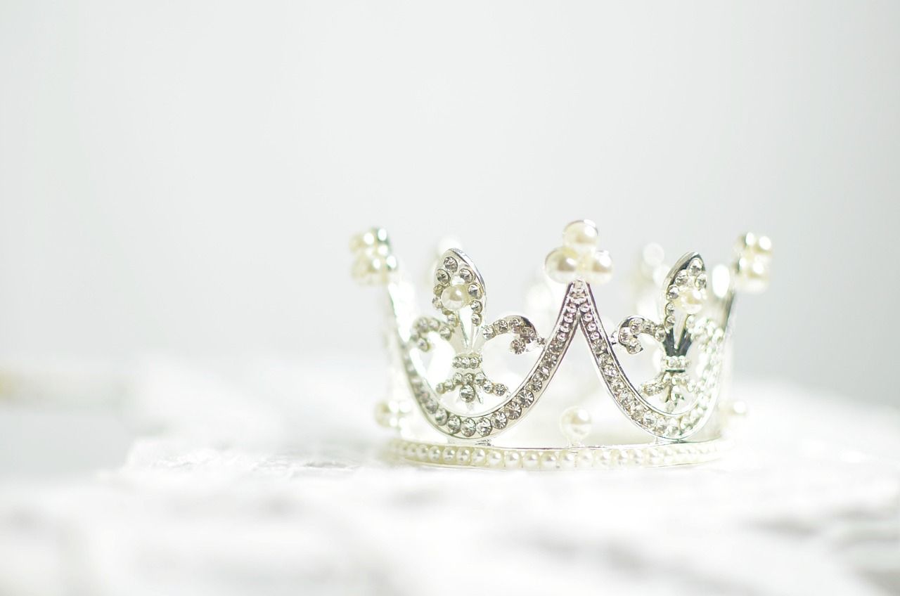 entdecken sie eine exquisite auswahl an schmuckstücken, die jeden stil und anlass perfekt ergänzen. von eleganten halsketten bis hin zu funkelnden ohrringen – unser handverlesenes sortiment bietet für jeden geschmack das richtige.