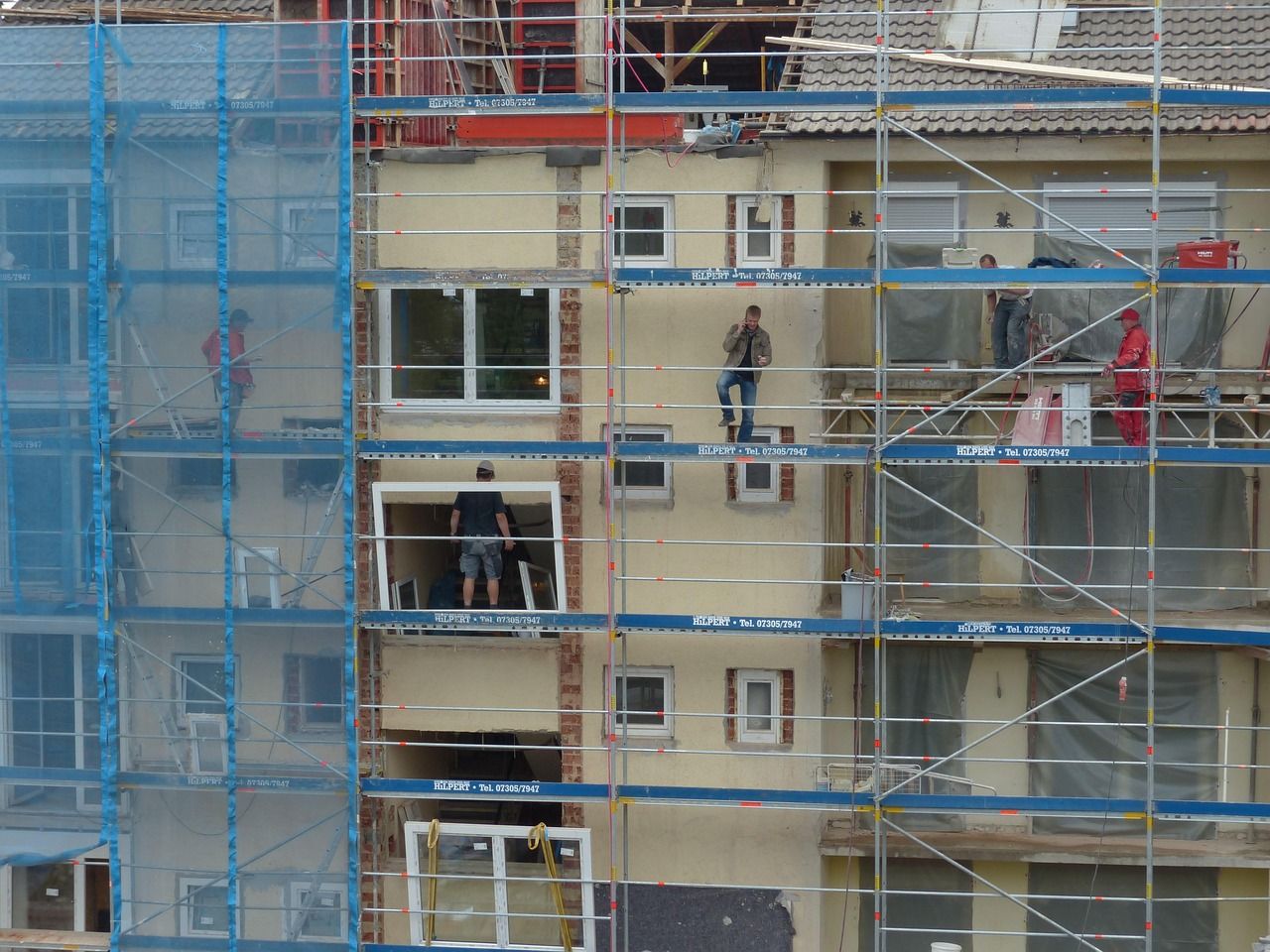 entdecken sie, wie sie ihr zuhause mit professioneller renovierung aufwerten können. gestalten sie ihren wohnraum neu und verleihen sie ihm frischen glanz dank unserer umfassenden renovierungsdienstleistungen.