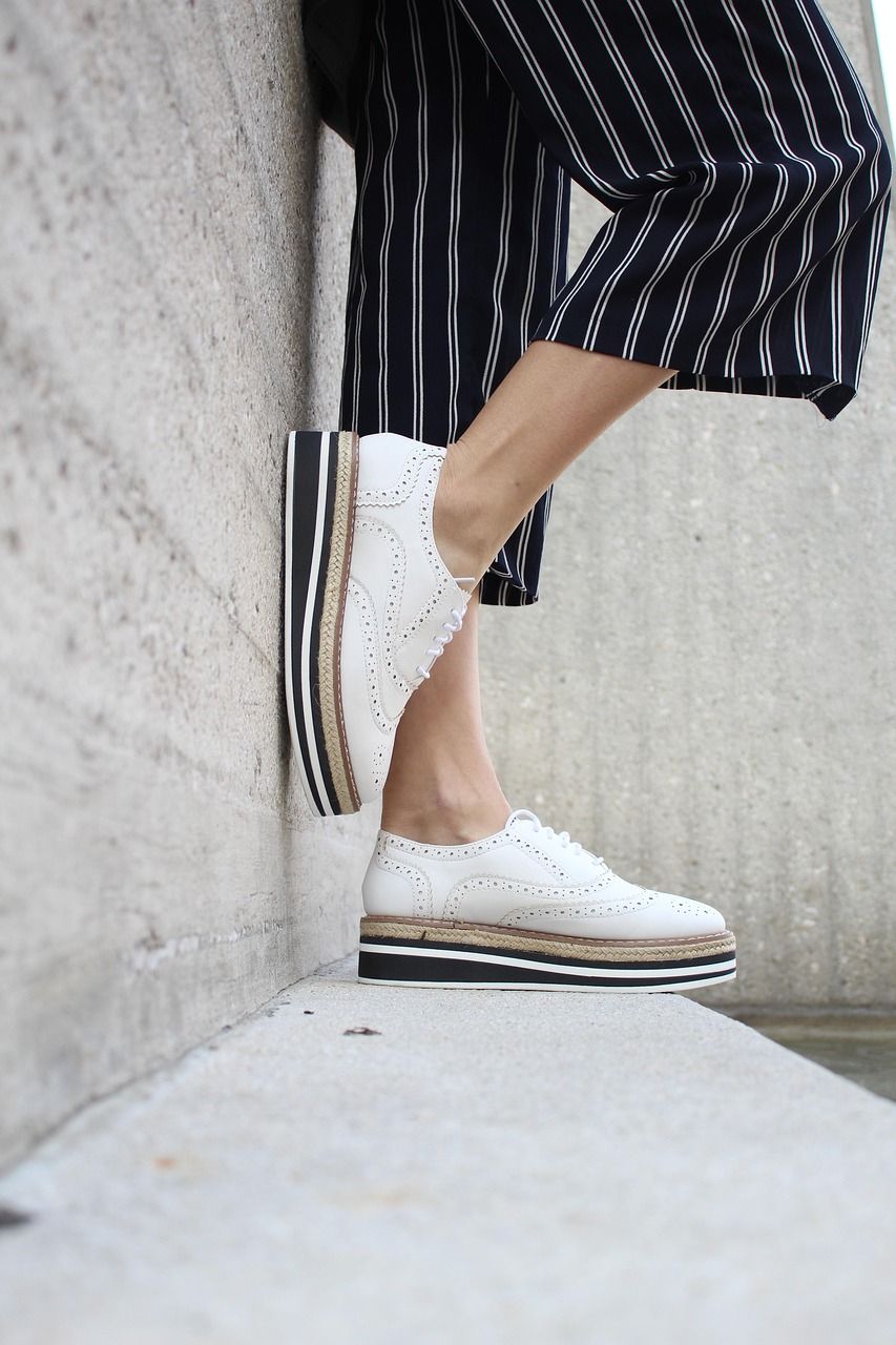 entdecken sie eine breite auswahl an schuhen für jeden anlass. von modischen sneakers bis hin zu eleganten schuhen – finden sie ihren perfekten stil und komfort!