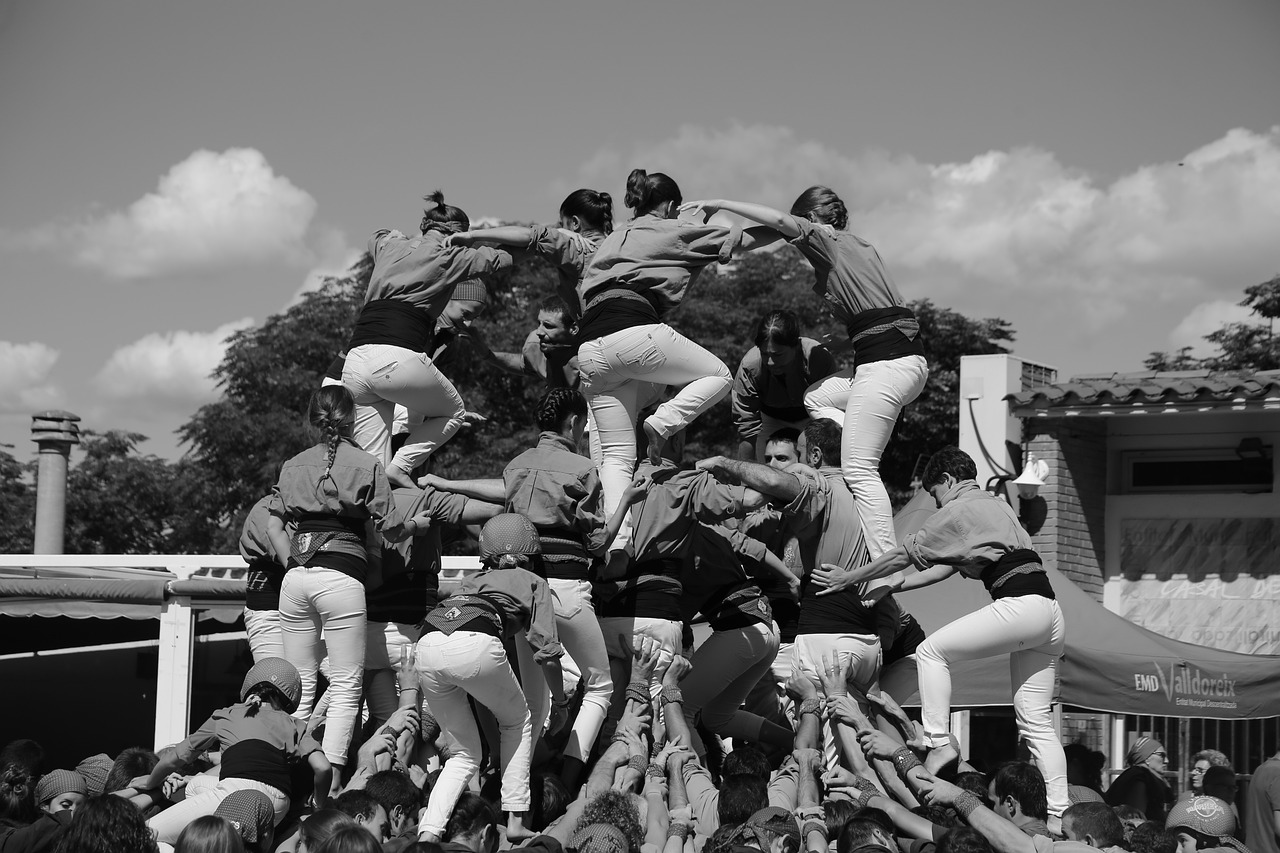 entdecken sie die welt des teamsports: von basketball bis fußball, alles über zusammenarbeit, strategie und den teamgeist, der zu unvergesslichen momenten führt. perfekt für sportbegeisterte, die ihre leidenschaft teilen und gemeinsam höchstleistungen erzielen möchten.