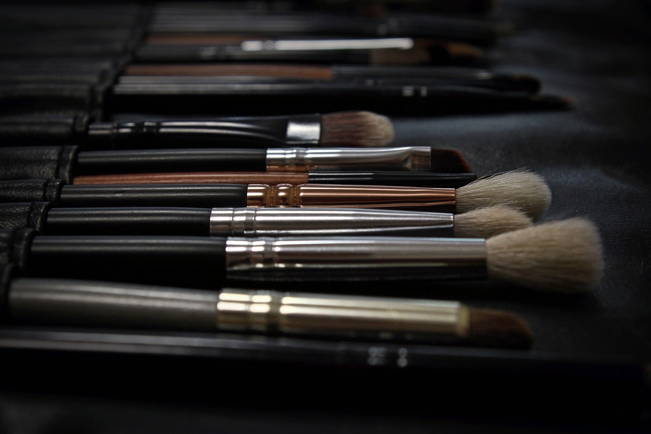 entdecken sie die besten tipps und produkte für ihre schönheitspflege. von hautpflege über make-up bis hin zu haarpflege – erfahren sie, wie sie ihr strahlendes aussehen jeden tag betonen können.