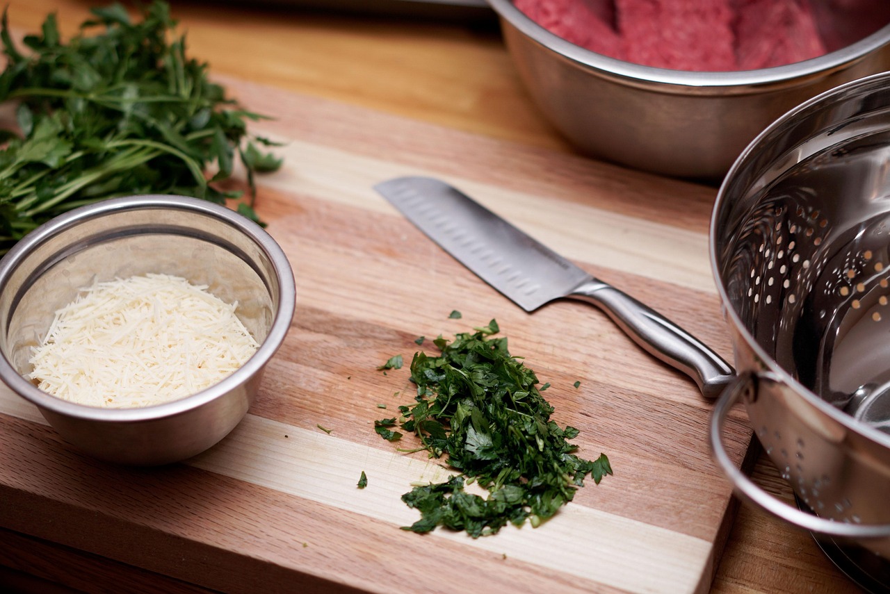 entdecken sie die vielfältigen kochtechniken, die ihre küchenfertigkeiten verbessern und ihre gerichte auf ein neues niveau heben. von traditionellem kochen bis hin zu modernen methoden – lernen sie, wie sie jedes gericht perfekt zubereiten können.