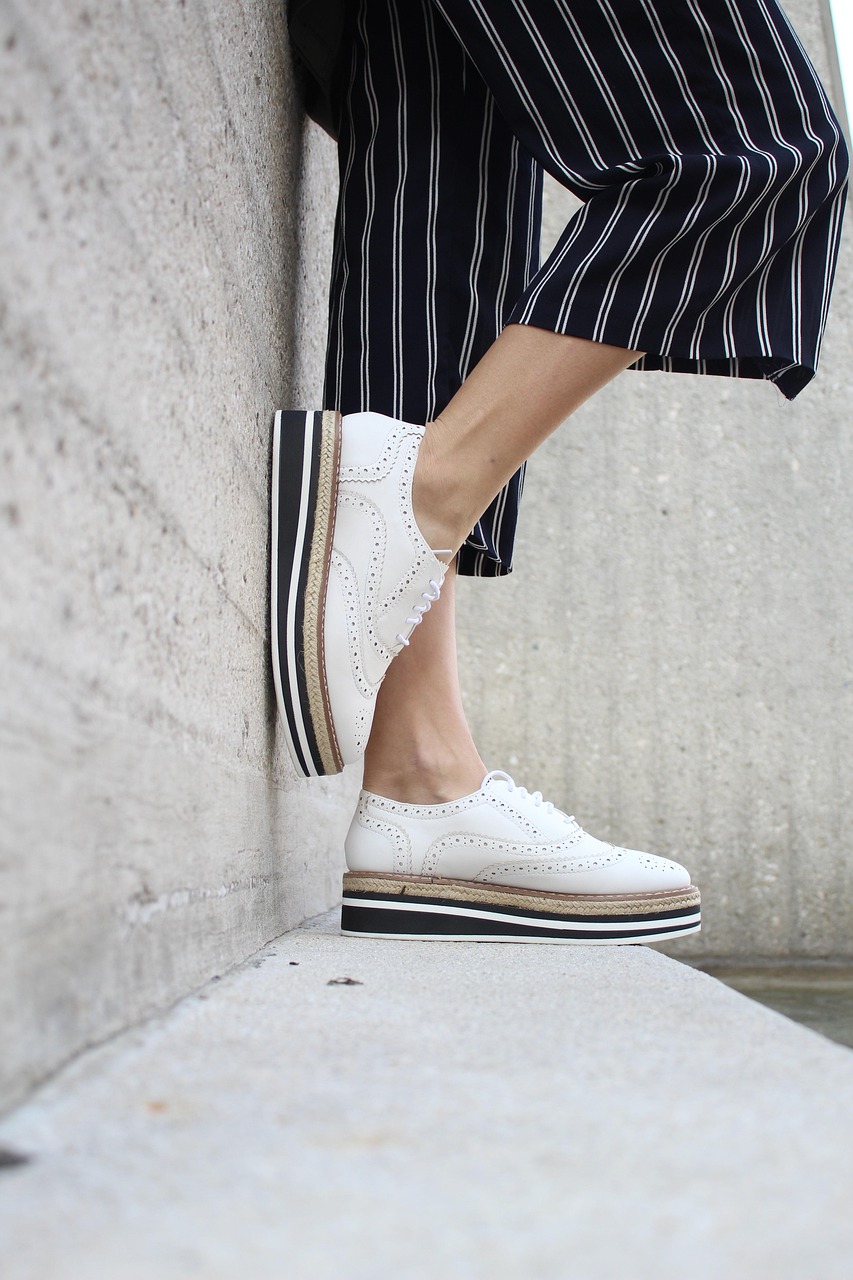 entdecken sie eine breite auswahl an schuhen für jeden anlass. von modischen sneakers bis hin zu eleganten schuhen – finden sie ihren perfekten stil und komfort!