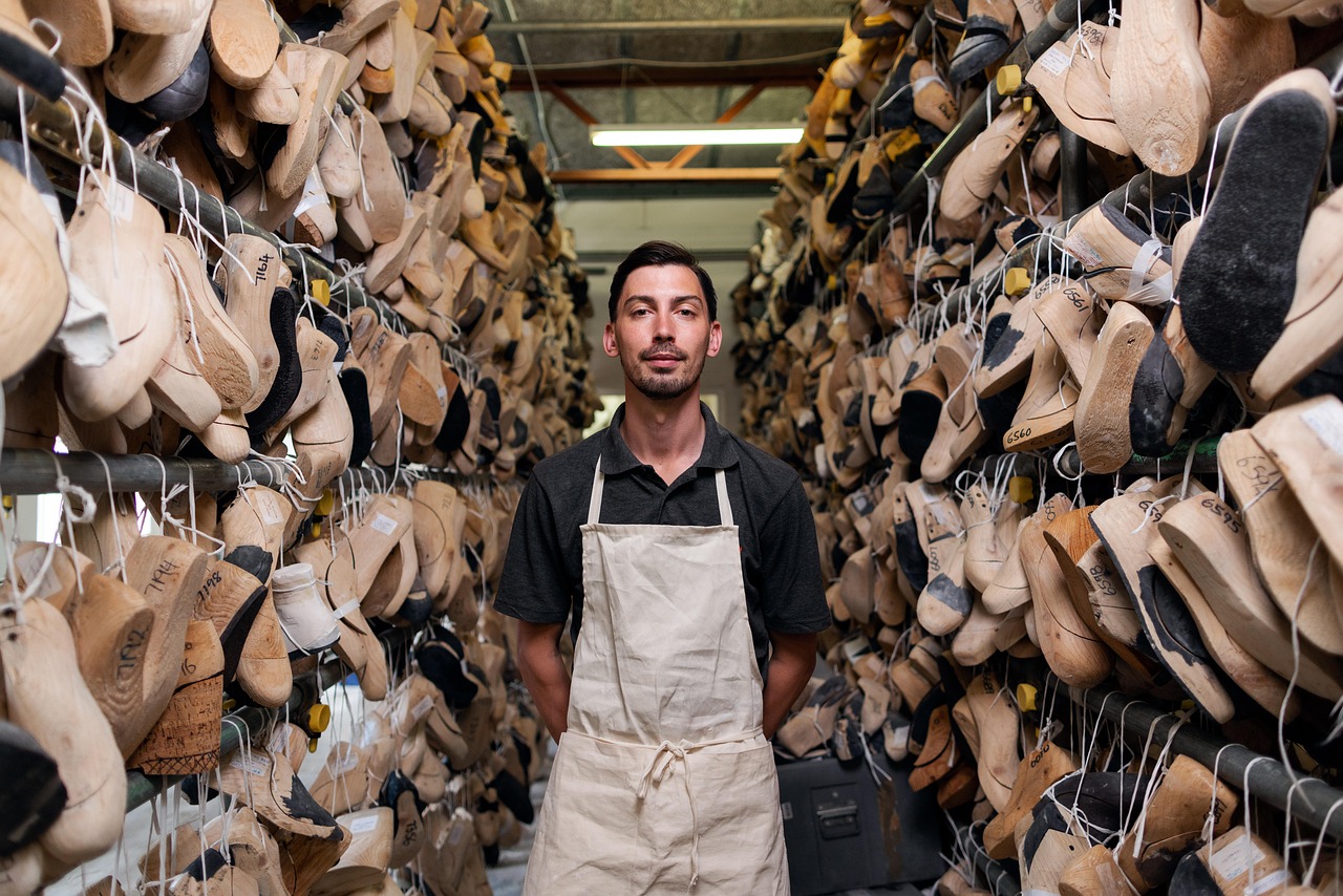 entdecken sie unsere erstklassige auswahl an schuhen für jeden anlass. stöbern sie durch stilvolle designs, komfortable passformen und hochwertige materialien, die ihren schritt perfekt begleiten.
