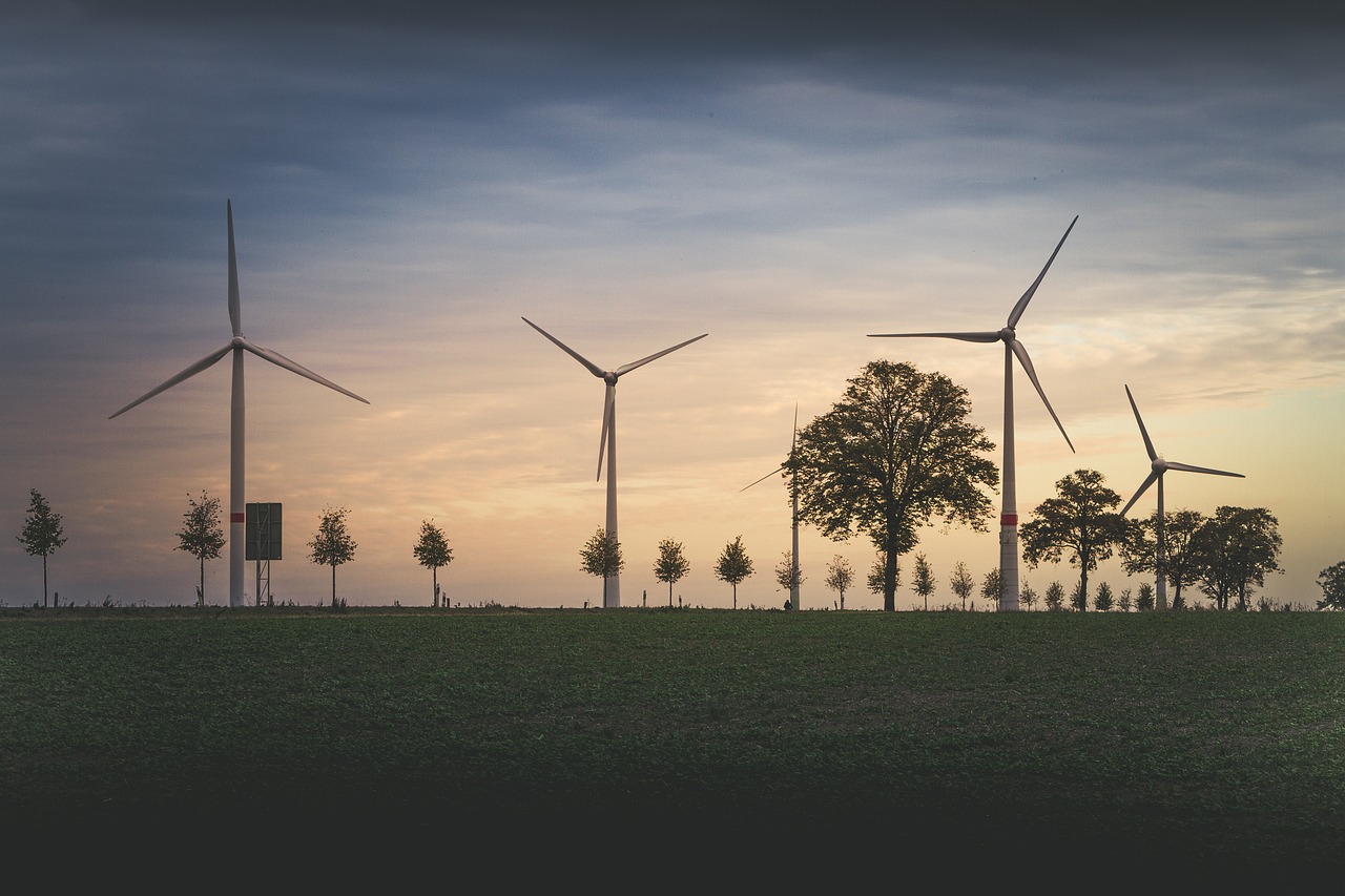 erwerben sie wertvolle fähigkeiten in der windenergietechnik mit unserer umfassenden ausbildung. lernen sie alles über installation, wartung und reparatur von windkraftanlagen und starten sie ihre karriere in einer nachhaltigen branche.