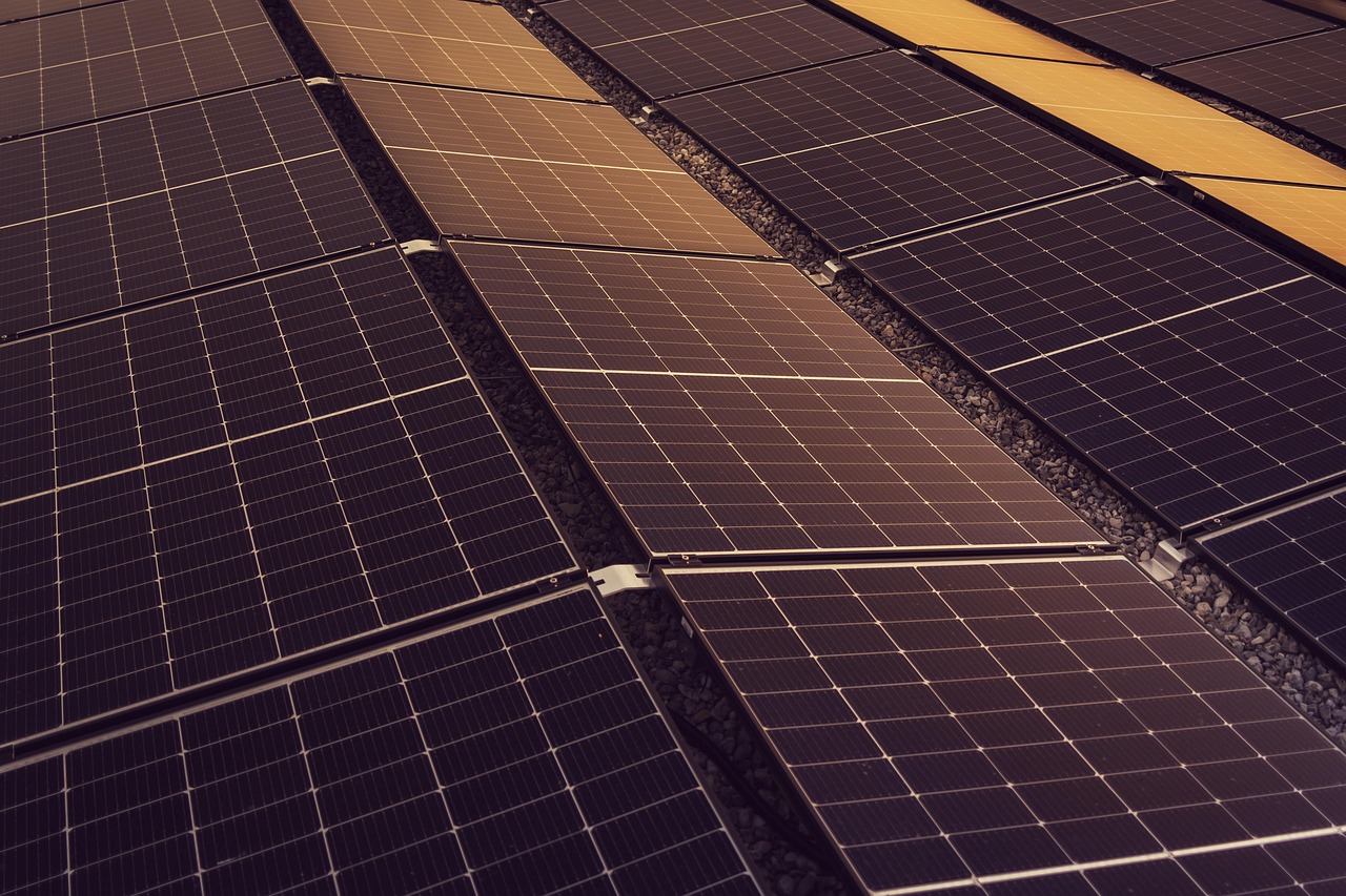 entdecken sie die welt der erneuerbaren energie! erfahren sie mehr über nachhaltige energiequellen wie solar-, wind- und wasserkraft und wie sie zur bekämpfung des klimawandels beitragen können. optimieren sie ihren energieverbrauch und tragen sie zu einer grüneren zukunft bei.