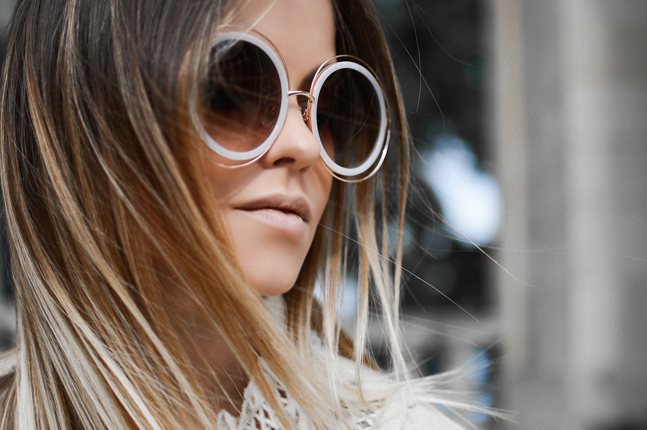 entdecken sie die neuesten makeup-trends für jede saison. von natürlichen looks bis hin zu auffälligen styles – bleiben sie immer topgestylt mit unseren expertentipps.
